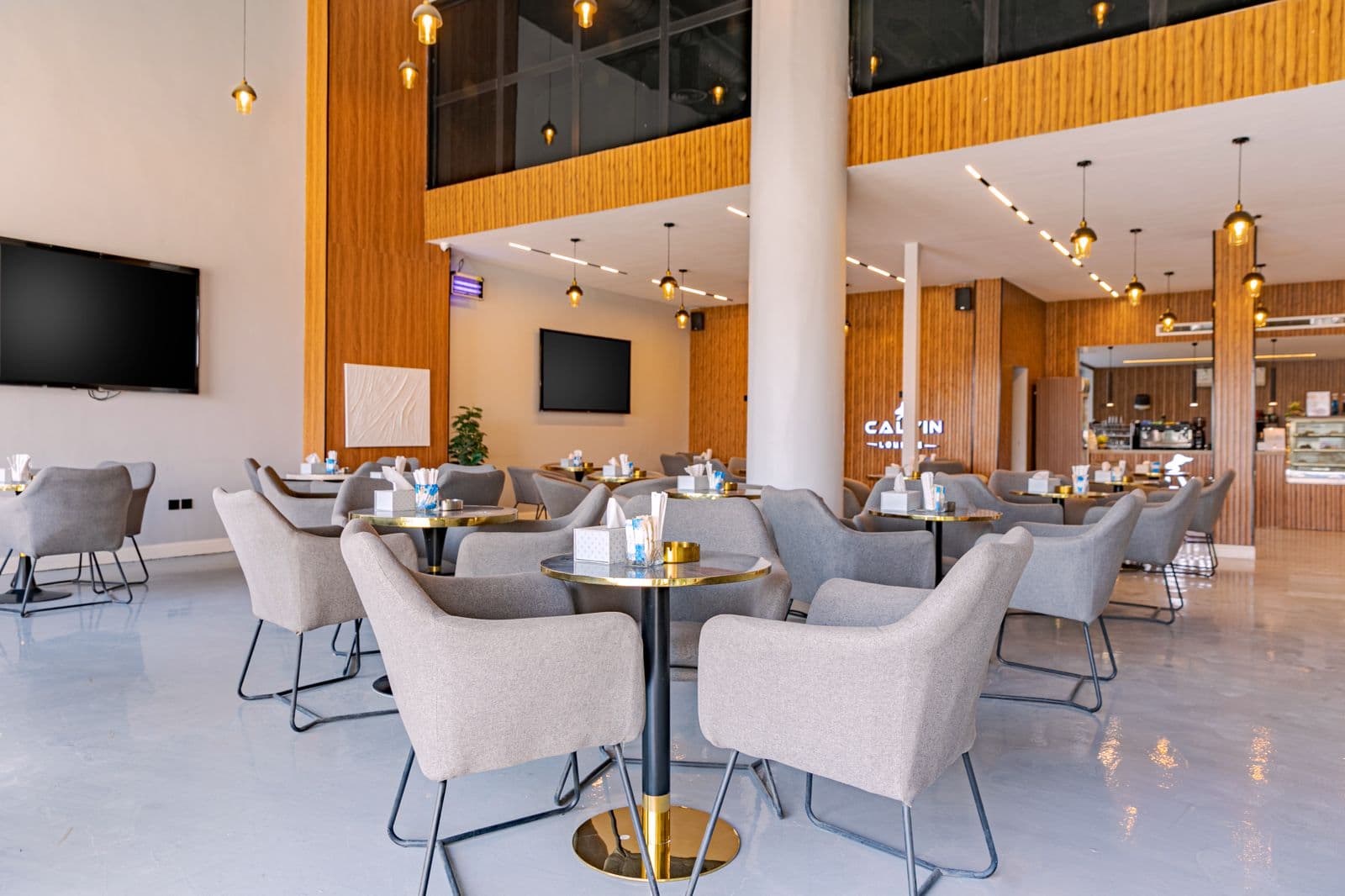 Calvin Lounge