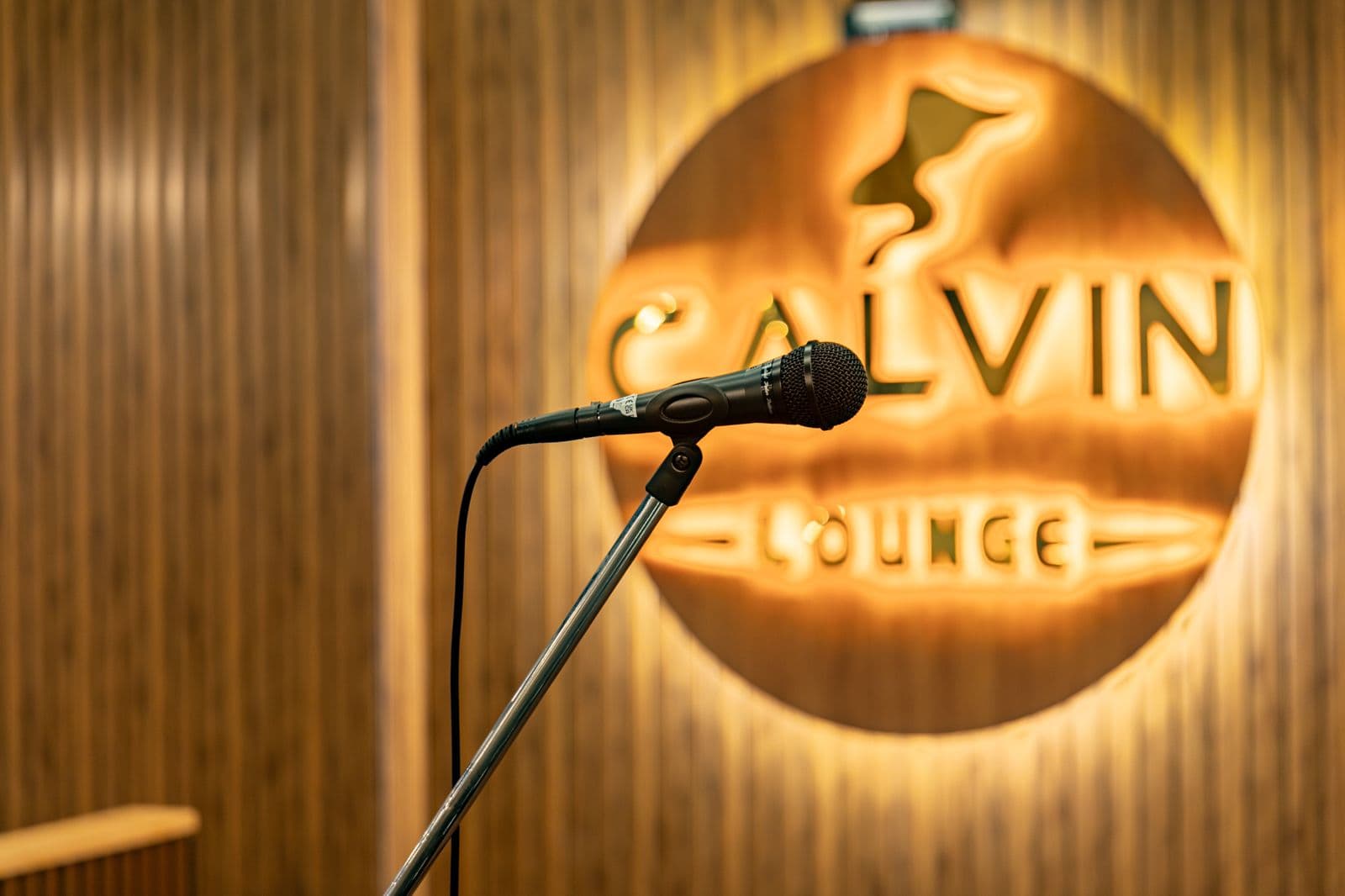 Calvin Lounge